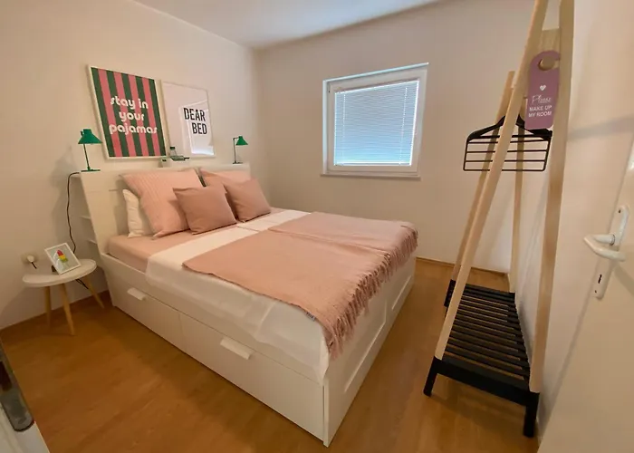 Апартаменты Em *